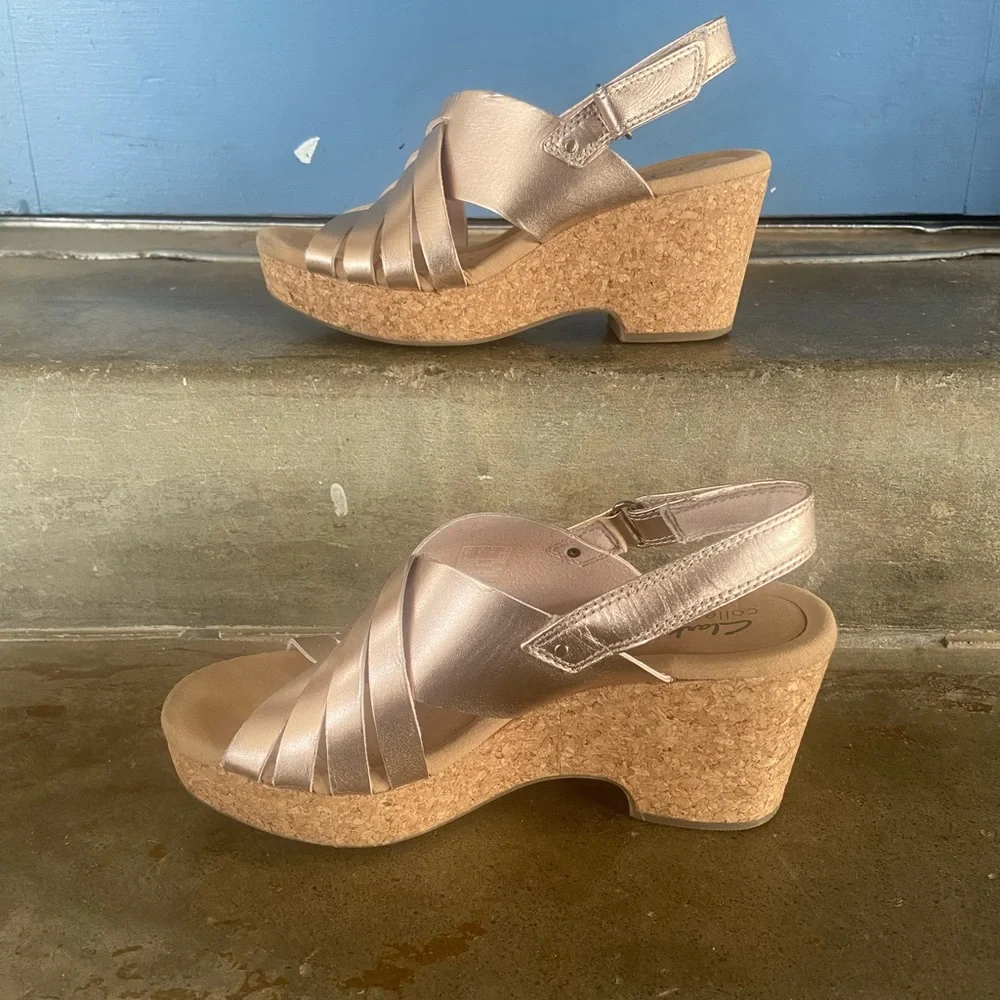Clarks Giselle Ivy Metallic Rose Gold Cork Wedge Sandals - Picture 3 of 9